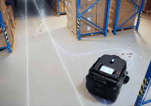 AI機能でゴミを検出し効率的に清掃